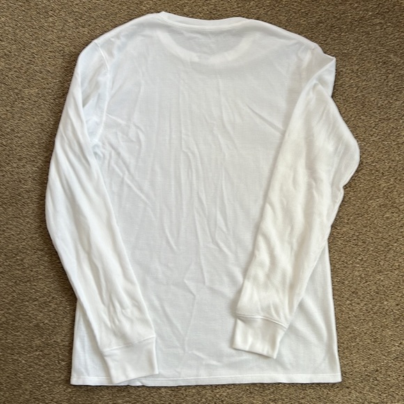 NWOT Levi’s white medium thermal LS shirt - Picture 3 of 3